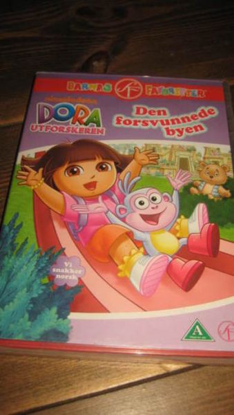 DORA UTFORSKEREN: Den forsvunnede byen. 2005, 94 min.: 