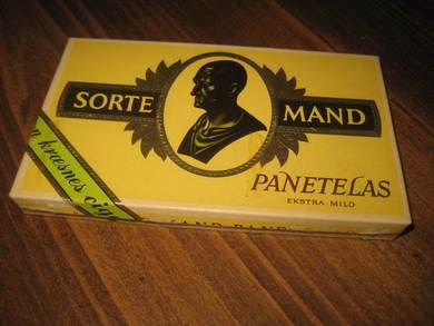 SORTE MAND PANETELAS, fra Johs N. With, 50-60 tallet