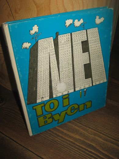 BRENDER: TO I BYEN. 1975.