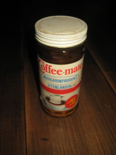 Glass med innhold, Coffee - mate. Ca 15 cm høg. 50-60 tallet. 