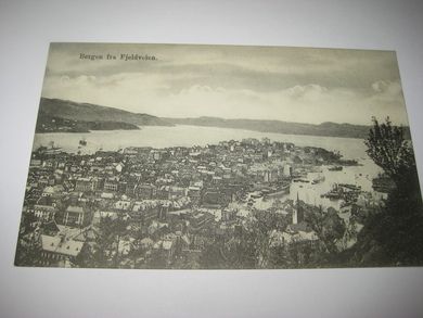 Bergen fra Fjeldveien. Hulda Bentzens Forlag, 1909.