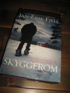 FJELL, JAN ERIK: SKYGGEROM. 2012. 