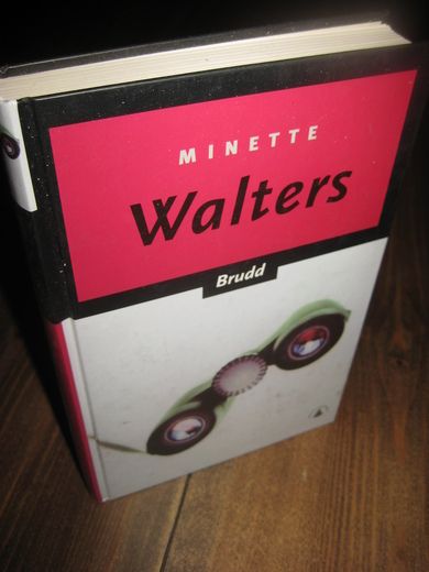 WALTERS: Brudd. 2000.