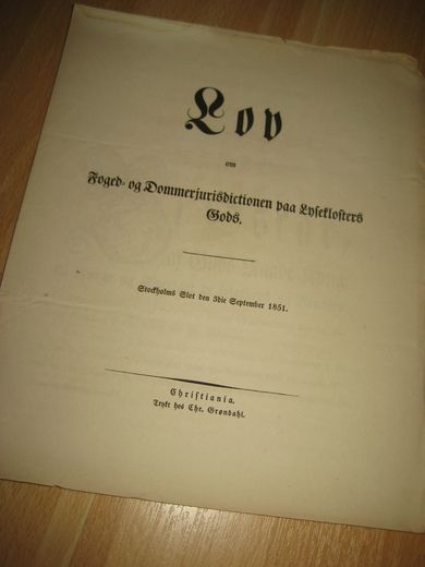 1951, Lov om Føged og Dommerjurisdictionen paa Lysekloster Gods.