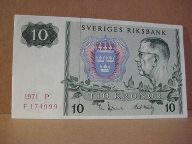 1971,  P,      F174999,                                         10 KRONOR.