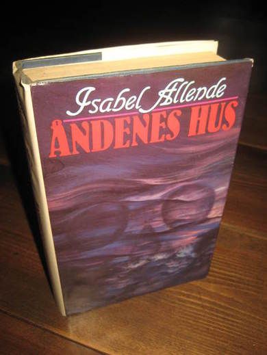 ALLENDE, ISABEL. ÅNDENES HUS. 1984.