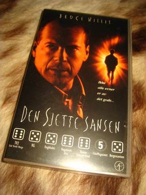 DEN SJETTE SANSEN. 1999, 15 ÅR, 101 MIN, 