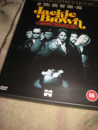 JACKIE BROWN. 18 ÅR, 148 MIN