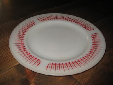 Stor tallerken  fra PYRE TABLEWARE, USA. Ca 25 cm i diameter. 