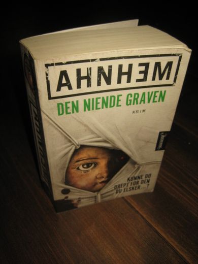 AHNHEM: Den niende graven. 2015.