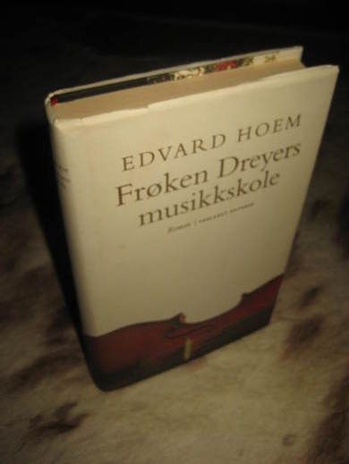 HOEM, EDVARD: FRØKEN DREYERS MUSIKKSKOLE. 2000.