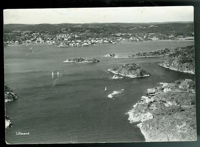 Lillesand. Kort stempla KRISTIANSAND 17.6.60.