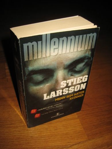 LARSSON, STIEG: MENN SOM HATER KVINNER. 2008.