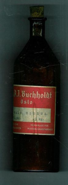 Flaske fra H.A.J. Buchholdt, Oslo, MALT ESSENS. 8/12 1960.