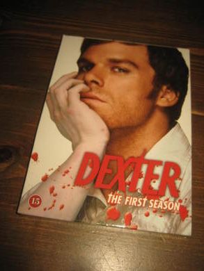 DEXTER, FØRSTE SESONG. 