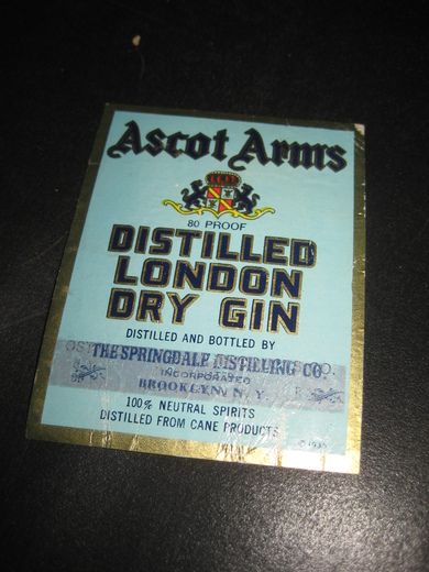 DISTILLED LONDON DRY GIN.