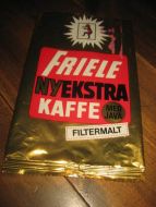 Tom kaffe pose FRIELE NY EKSTRA KAFFE MED JAVA, bilde av Frielegutten, tidleg 80 tallet.