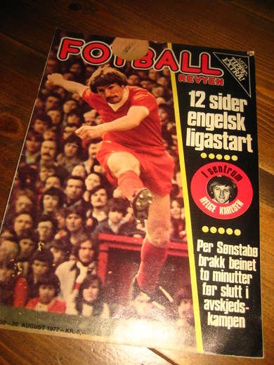 1977,nr 033, FOTBALL REVYEN