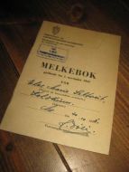 Melkebok fra 1945, brukt. 