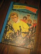 BLYTON: DE FEM DETEKTIVENE OG MYSTERIET MED DEN BRENDTE HYTTEN. Bok nr 1, 