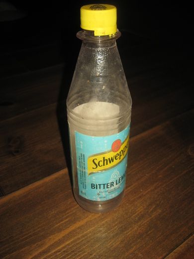 Tom flaske Schweppes BITTER LEMON, 2005.