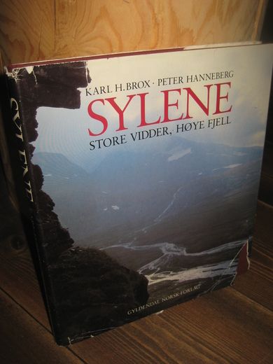 HANNEBERG: SYLENE. STORE VIDDER, HØYE FJELL. 1988.