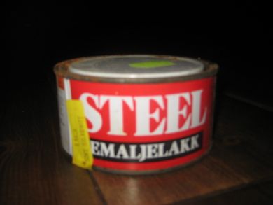 Boks med  innhold, STEEL EMALJELAKK, Fra Scandia Kjemiske, 1985. 