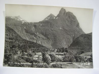 Norge. Romsdalshorn. Oppi 10/55.