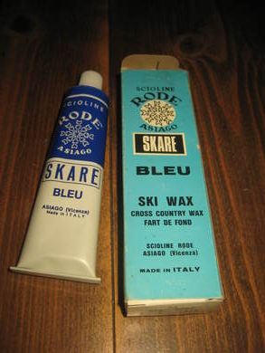 Eske med innhold, RODE SKARE BLUE SKI WAX