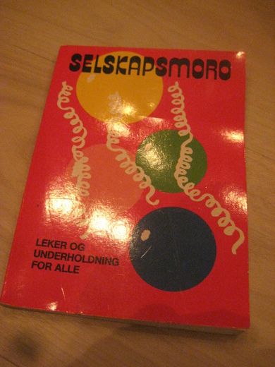 SELSKAPSMORO. 1990.