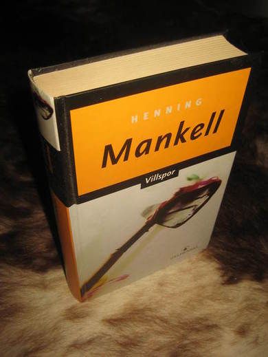 MANKELL: VILLSPOR. 2001.