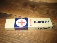 Eske med innhold, MINIWATT DIODE, BZZ19