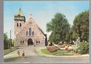 Ålesund kirke og Frihetsmonumentet.