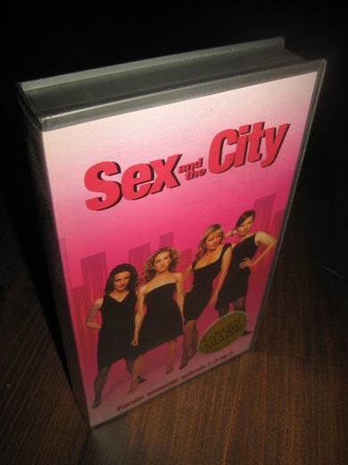 SEX AND CITY. 1. SESONG, EPISODE 1,2 og 3. 1998, 15 år, 74 min. 