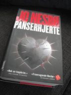 NESBØ, JO: PANSERHJERTE. 2009.