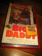 BIG DADDY. 7 ÅR, 95 MIN, 1999