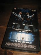 MEN IN BLACK. 1997, 11 ÅR, 98 MIN.