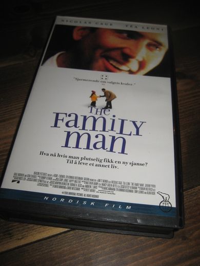 THE FAMILY MAN. NICOLAS CAGE, 2000, 125 min, 7 år.