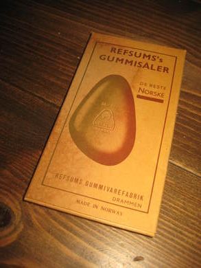 Eske med ubrukt innhold, Refsums gummisåler, 50 tallet. Fra Refsums Gummivarefabrik, Drammen. 