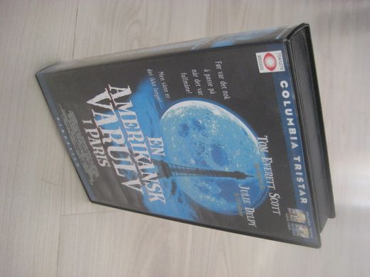 EN AMERIKANSK VARULV I PARIS. 1997, 15 ÅR, 103 MIN.