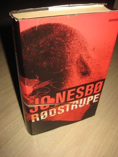 NESBØ, JO: RØDSTRUPE. 2000.