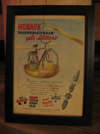 Reklame i glass og ramme, MONARK FLYGSTÅLCYKELEN. 1950.