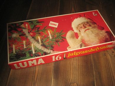 Eske med noe innhold, LUMA julegranbelysning. 60-70  tallet.