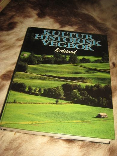 BREKKE: KULTUR HISTORISK VEGBOK. Hordaland. 1993.