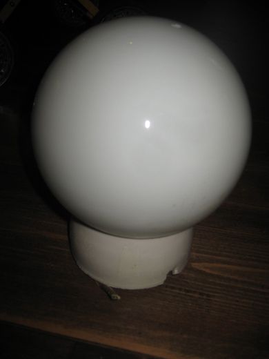 Komplett taklampe med kuppel i krus, ca  15 cm i diameter. 60 tallet. 