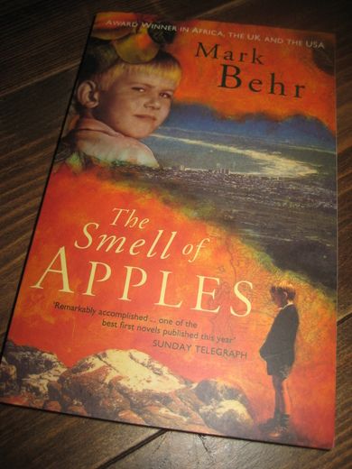 Behr: The Smell of APPLES. 1995.