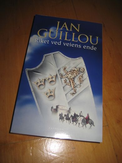 GUILLOU, JAN: Triket ved veiens ende. 2001.