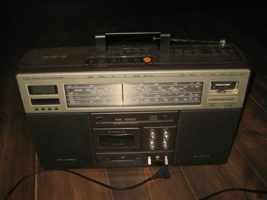 GRUNDIG SUPER RADIO STERIO RECORDER.