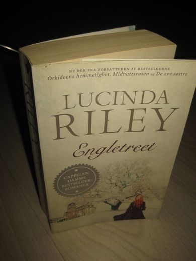 RILEY, LUCIANDA: Engletreet. 2016. 