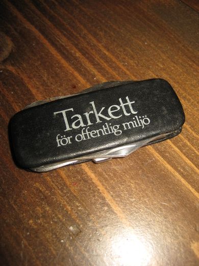 Liten reklamekniv, 7 cm lang. TARKETT. 70 tallet. 